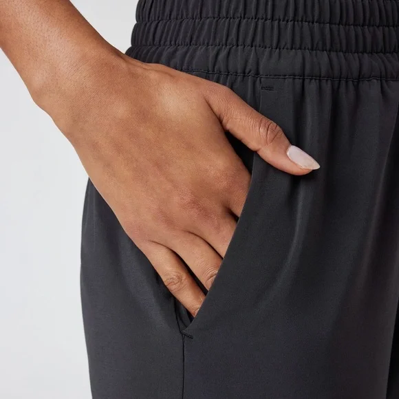 Vuori Villa Wideleg Pant - Black - Picture 4 of 11